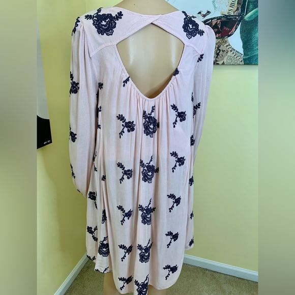 💫HP‼️💫 FREE PEOPLE “Emma” Embroidered Swing Dress in Blush Pink, Size Large - Picture 11 of 15